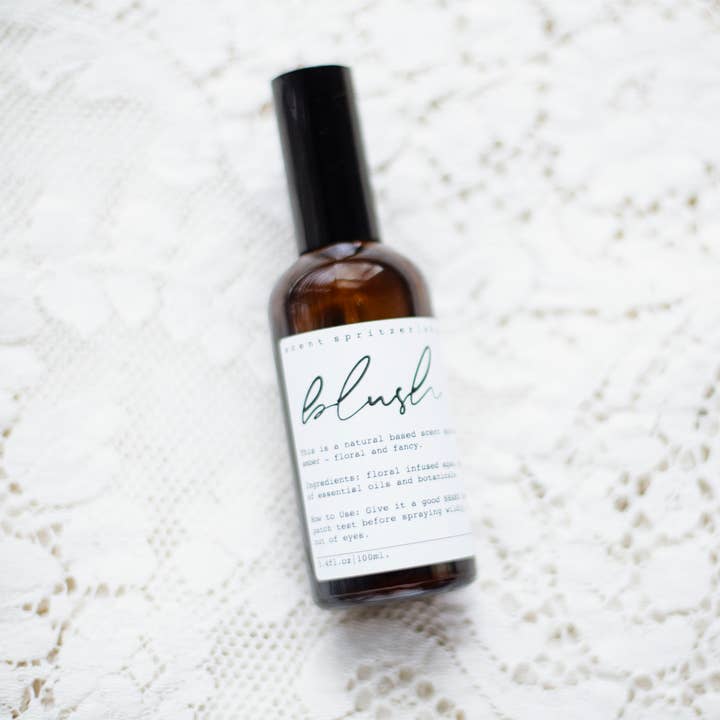BLUSH | Spritzer parfumé | Lily and Amber Soft Floral & Fancy pour la vente par Skin Revival
