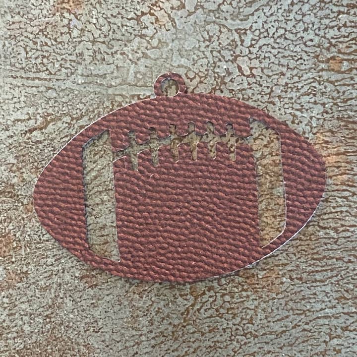 Ornamento da calcio. per la vendita all'ingrosso da parte di Cut-n-rust LLC