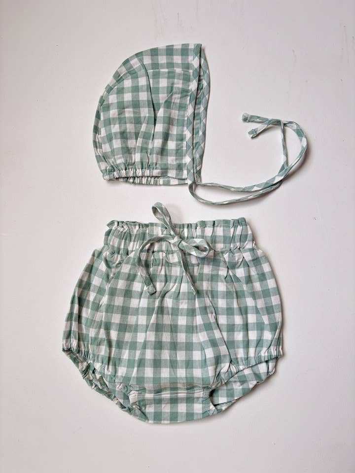 Organic cotton bloomer and bonnet set for wholesale by Gooseberry fool