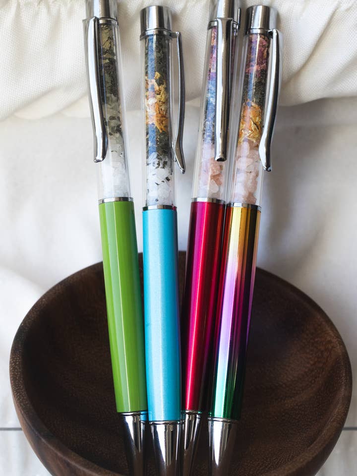 Plumas de Intención para venta al por mayor de Mz. Jones’ Curio, Inc.