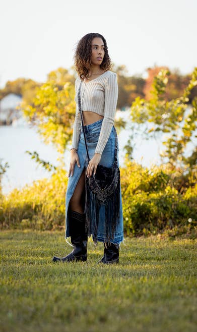 Earth Divas - Vendita all'ingrosso Borsa a tracolla - Donna - Borsa porta passaporto triangolare in cotone lavato con frange9