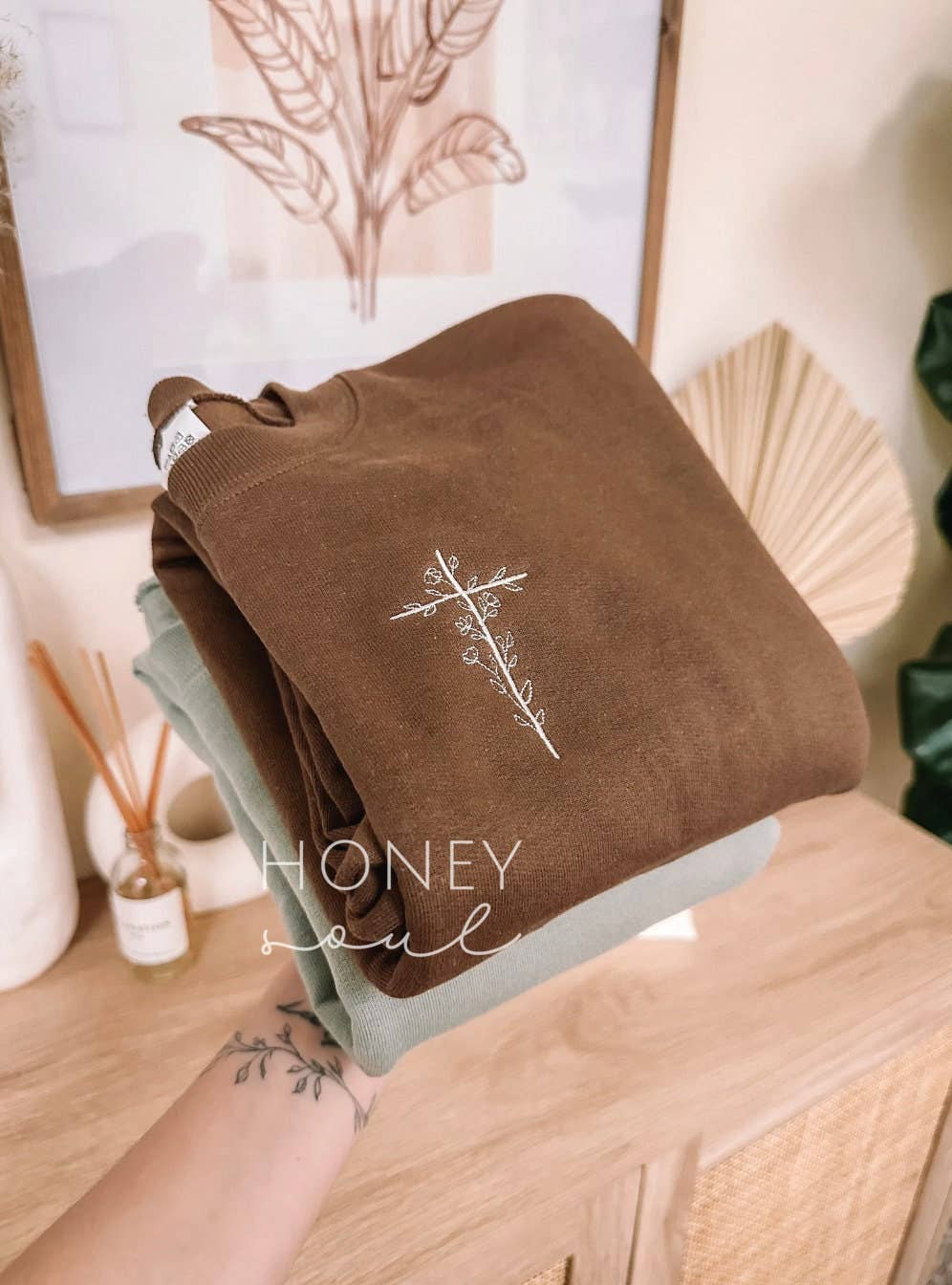 Honey Soul LLC - Wholesale Graphic Sweatshirt - Women's - Embroidered Floral Cross Sweatshirt2