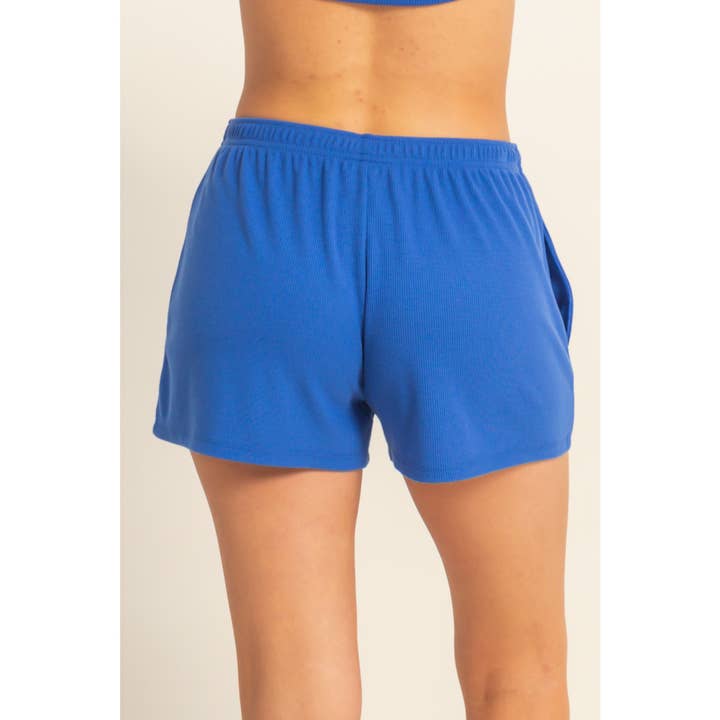 HYFVE – wholesale Shorts – Dam – DZ25A934-Högmidjade shorts med knappdetalj och flödande passform