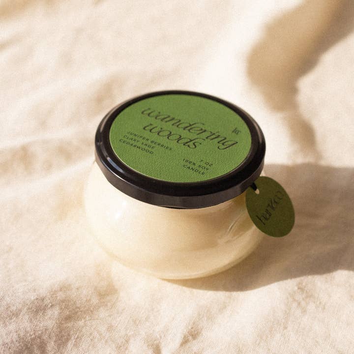 Simply Curated - Vendita all'ingrosso Candela in vasetto - Wandering Woods, candela di soia con doppio stoppino in cotone, 7oz2