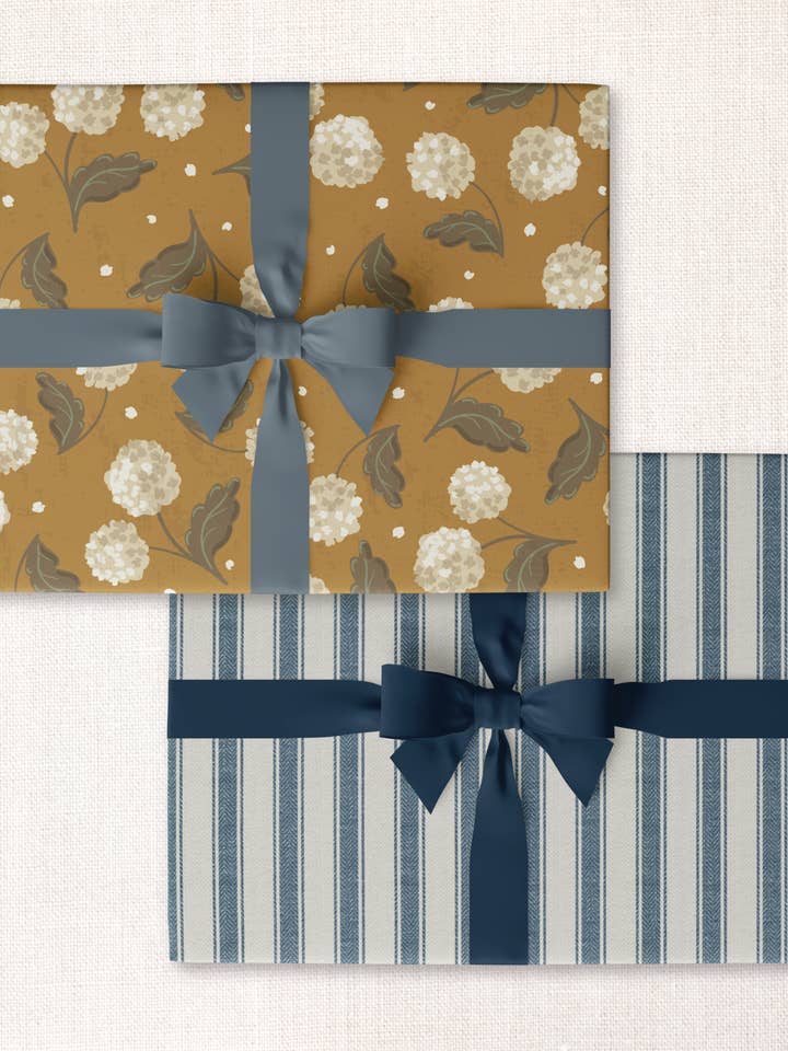 papier d'emballage double face hortensia + denim rayé pour la vente par Urbanic Goods