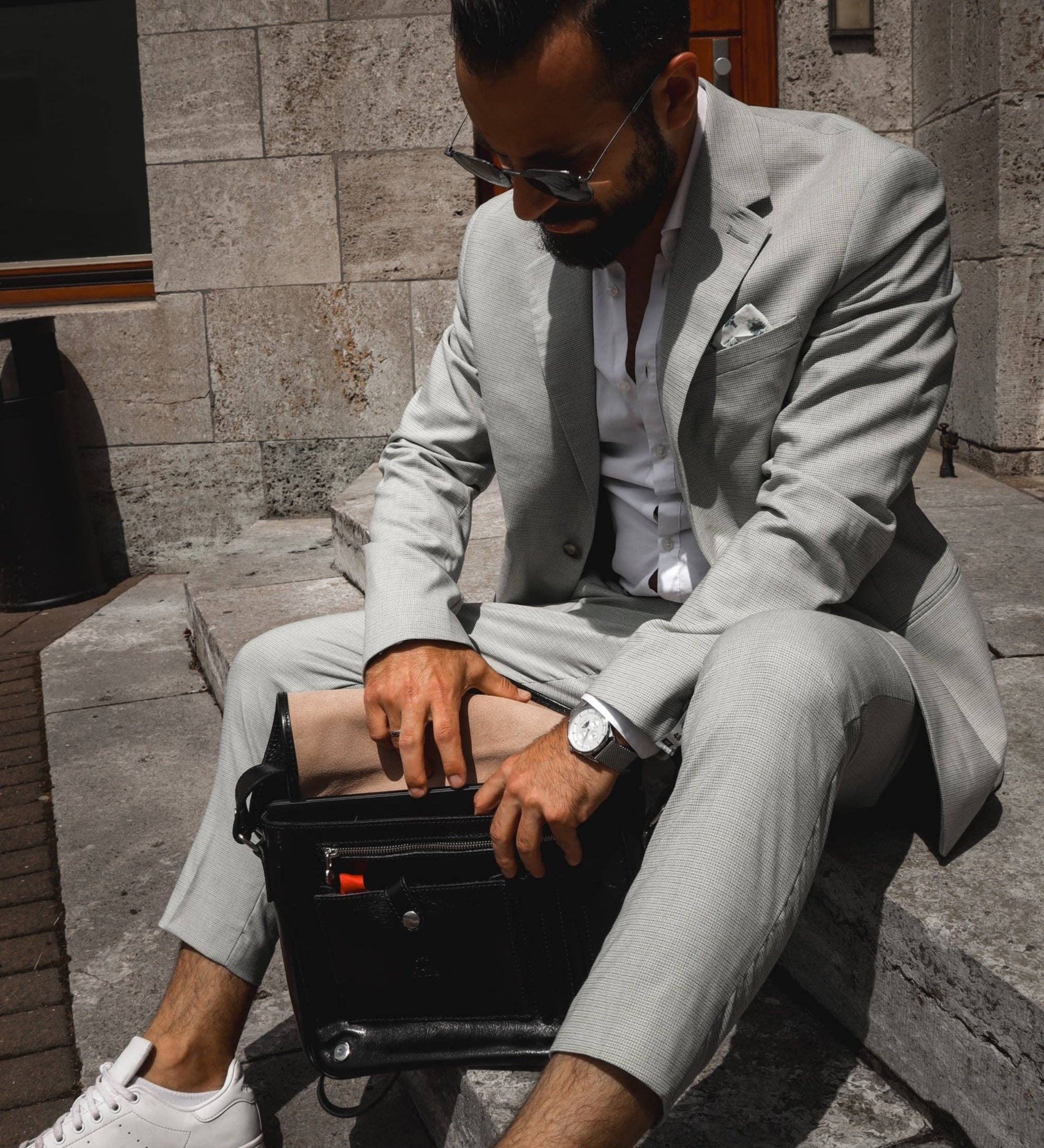 Time Resistance - Wholesale Messenger Bag - Women's - Leather Messenger Bag – The Stranger14