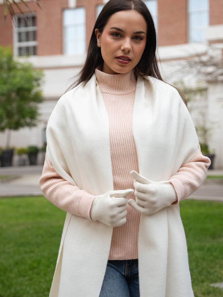 WHITE GLOVES - 100% BABY ALPACA for wholesale by Alpaca Global Store