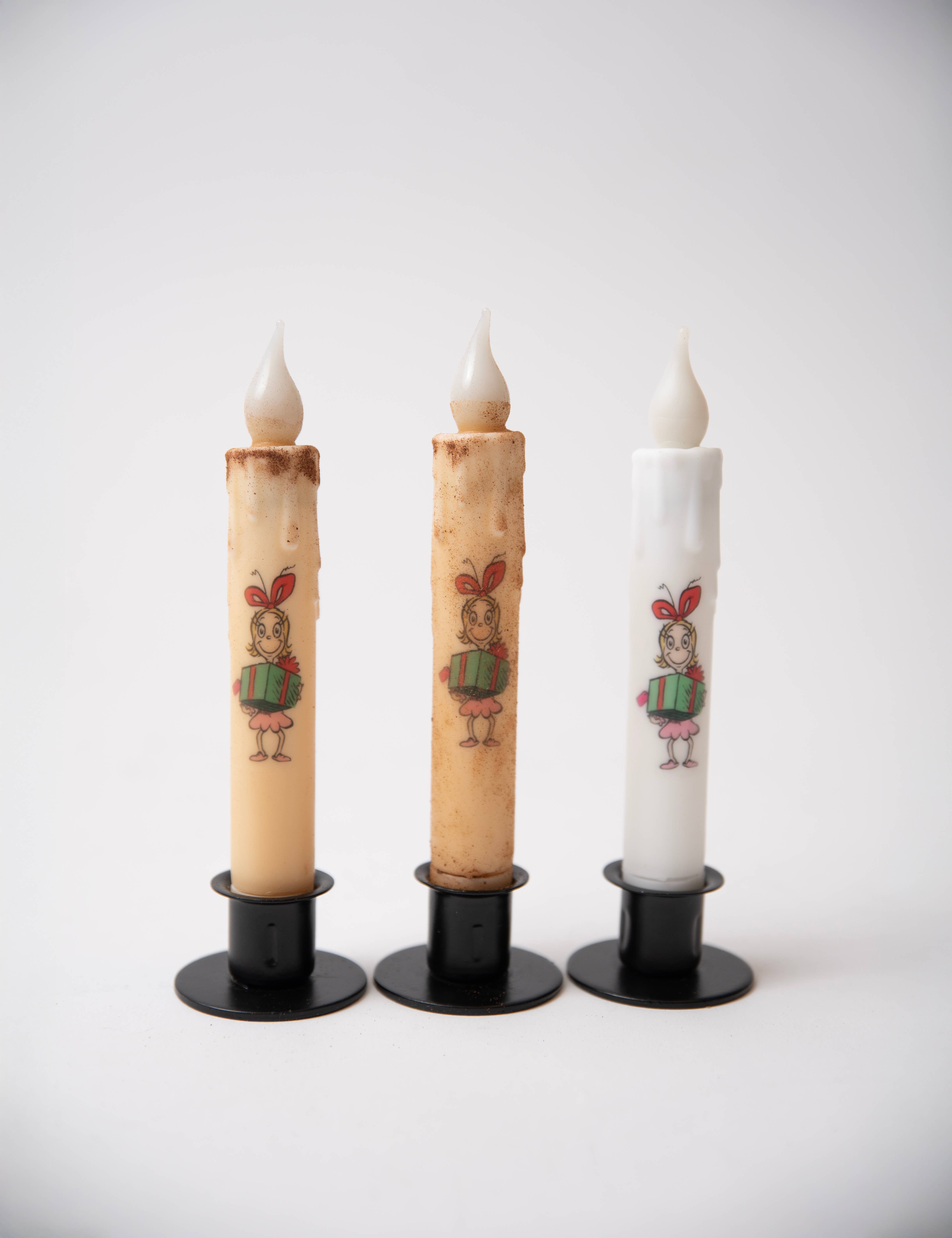 LMS Wholesale – Vela sem chama por atacado – Cindy Lou Who Vela cônico com Temporizador LED Operada a Bateria