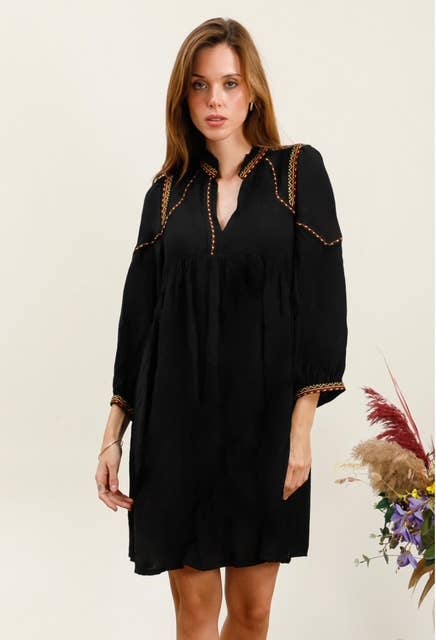 MOOYA – wholesale Klänning - Dam – Kort flytande klänning med broderidetaljer - MY065