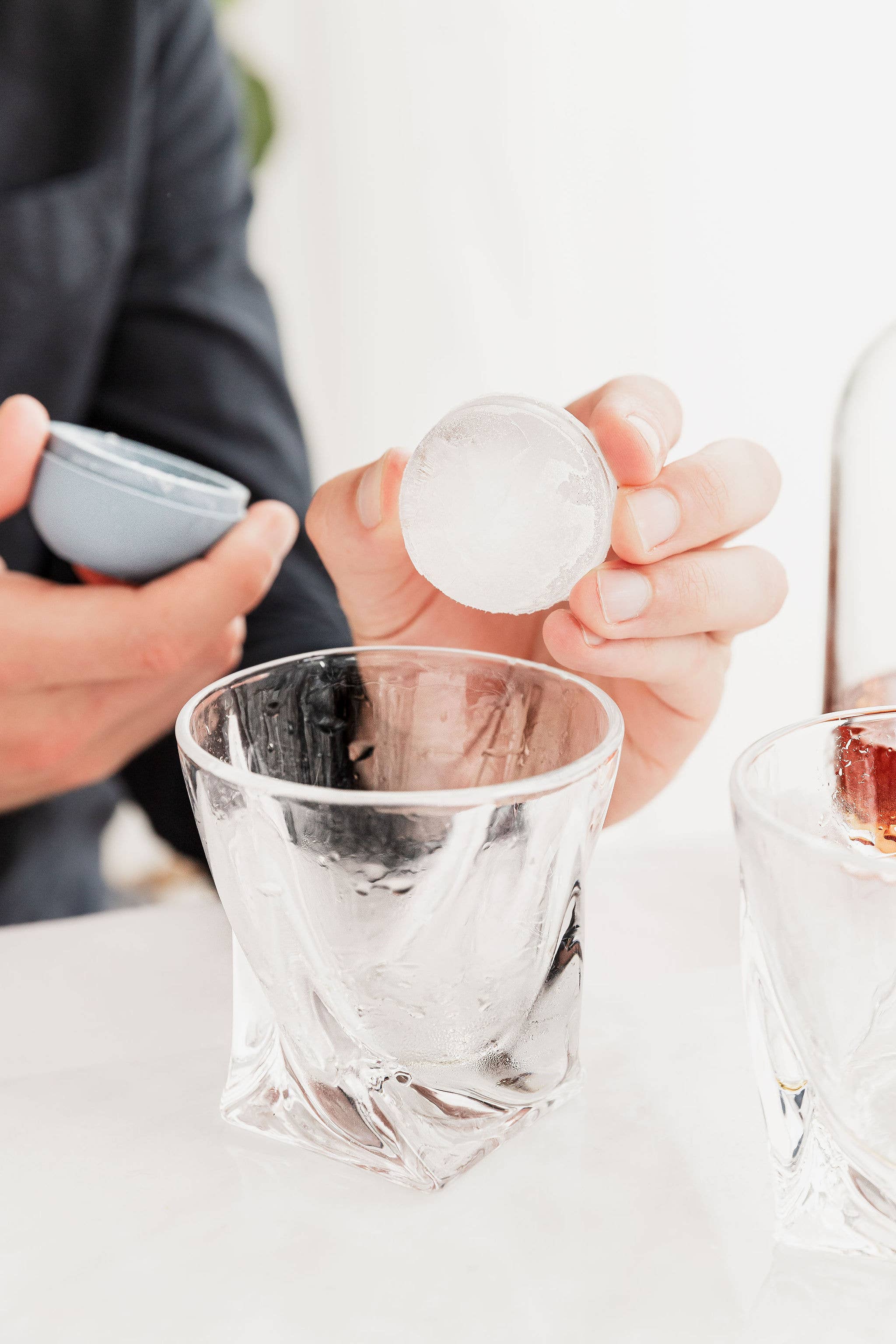 UBERSTAR – wholesale Ice tray/mould – Ice Sphere Molds - Set of 4 Blue6