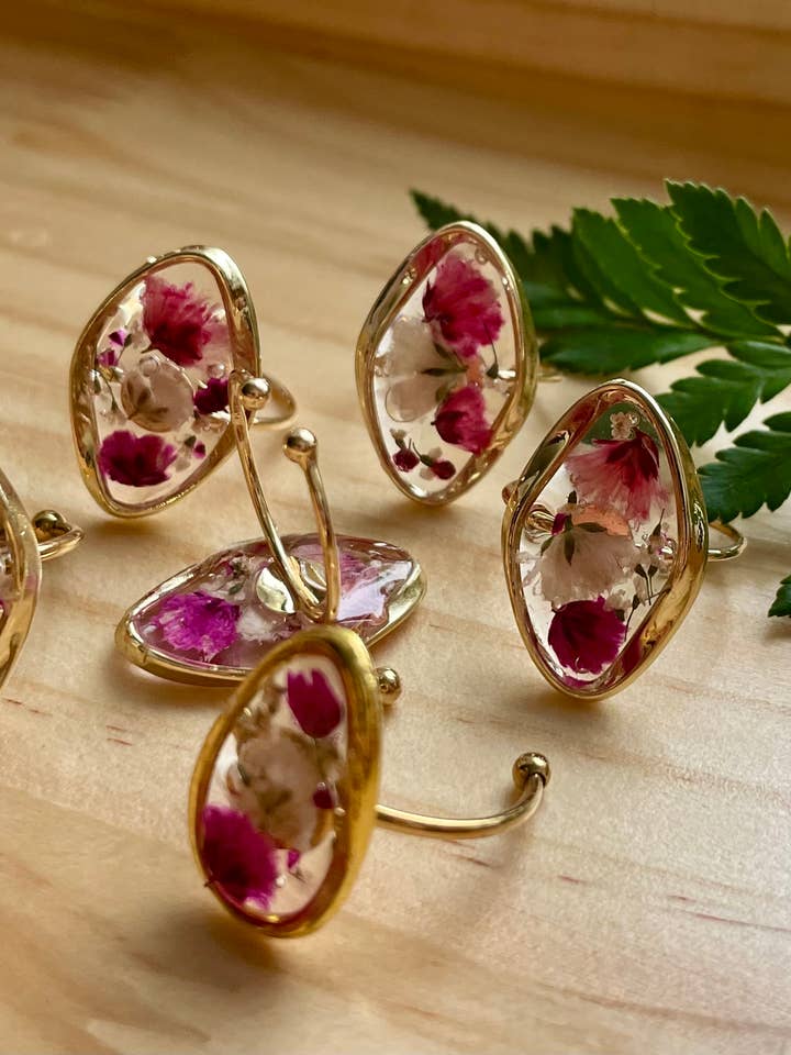 Baby’s Breath & Resin Adjustable Rings for wholesale by Jewelry & More By KristiCo
