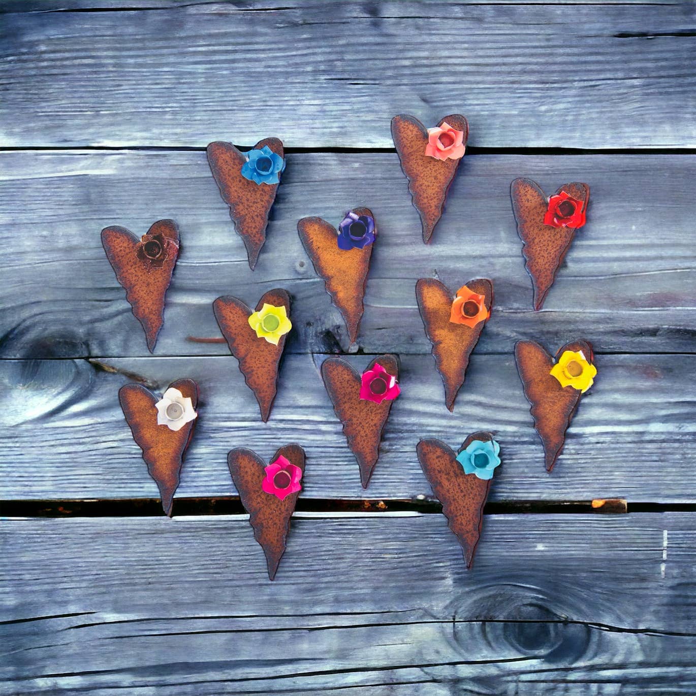 Whimsies – Íman por atacado – Ímãs de coração 3D flor ecoreciclam metal reciclado rústico 3