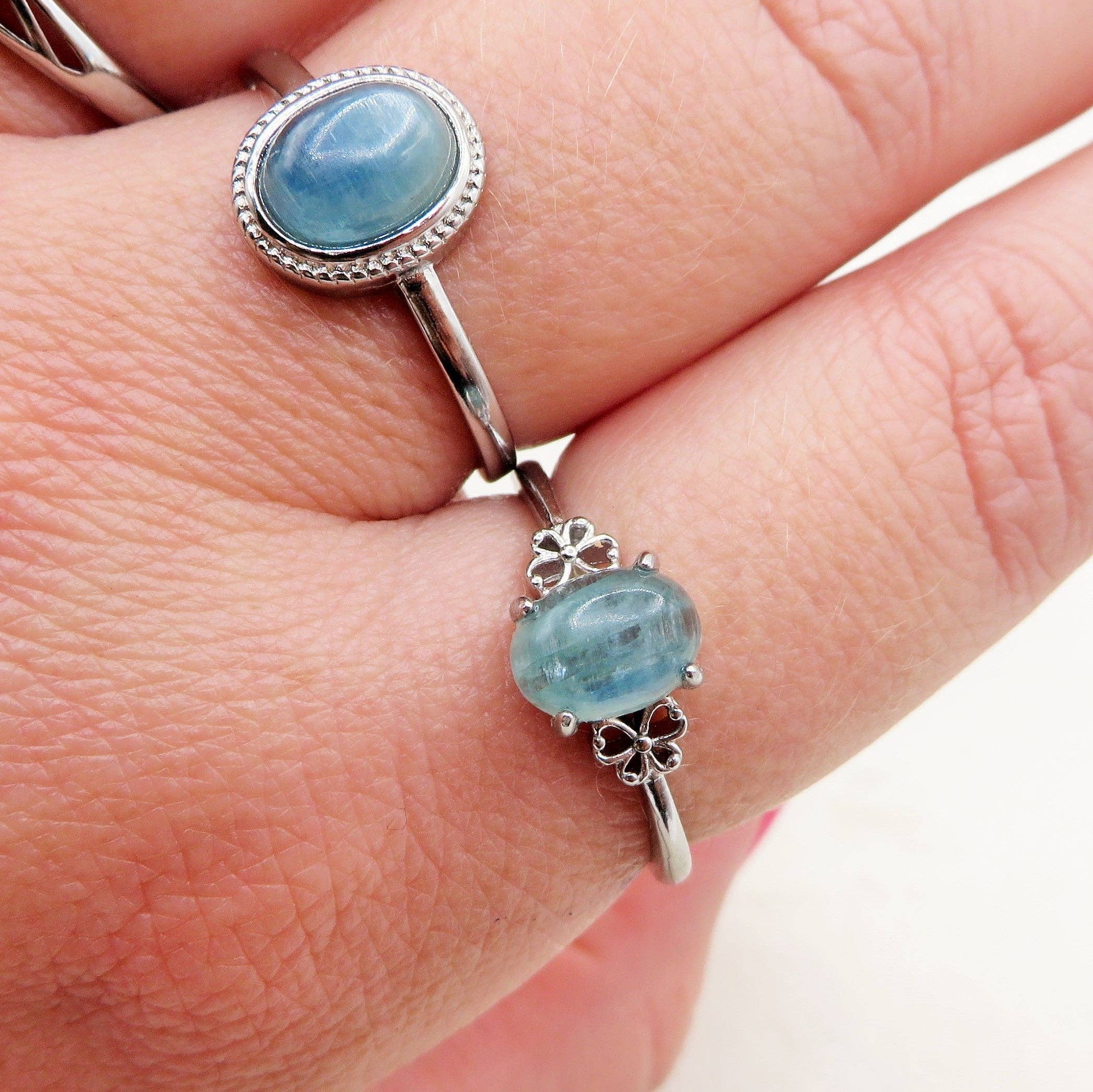 CIANITE VERDE BLU base ARGENTO WATER  NILAMANI ~ Anello regolabile in CIANITE verde - blu in vendita all'ingrosso su Faire2