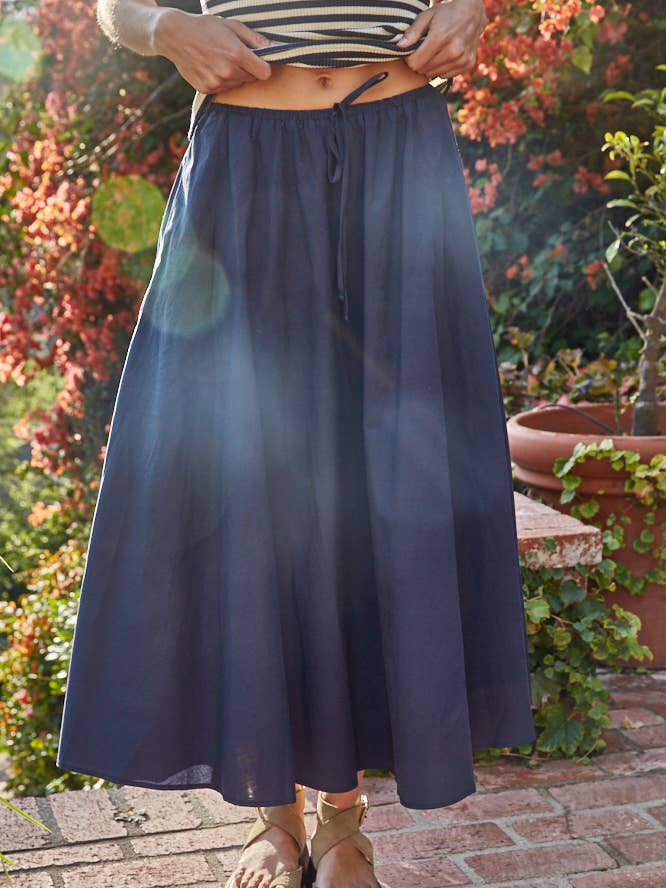 L9503 | Woven Cotton Waist Drawstring Flare Midi Skirt for wholesale by By Together