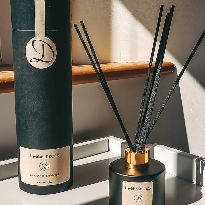 Diffuseur de roseaux Mandarin & Santal pour la vente par Davidson DECOR