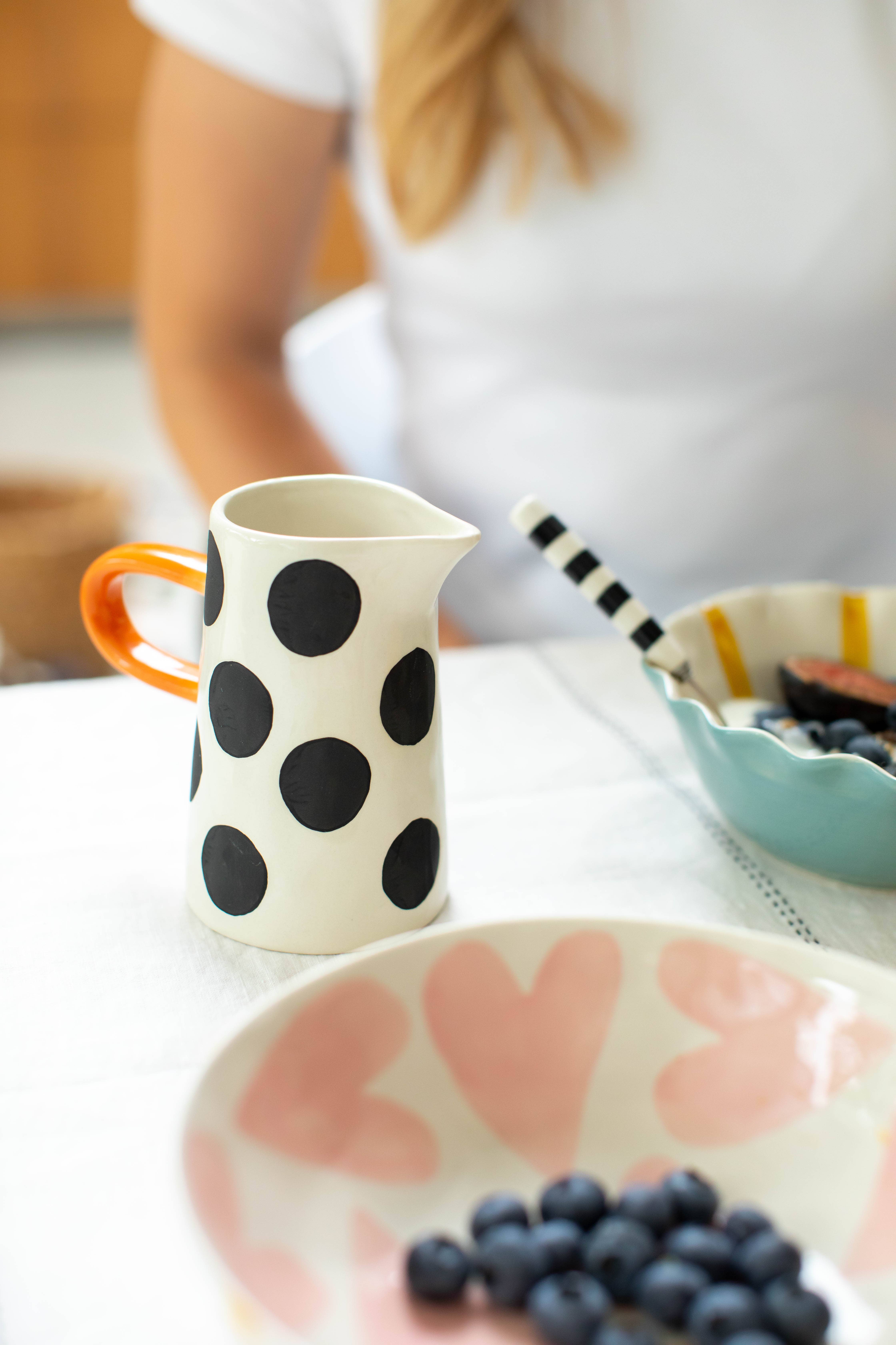 Caroline Gardner – wholesale Decorative plate/dish/bowl – Pink Hearts/Mustard Round Shallow Bowl2