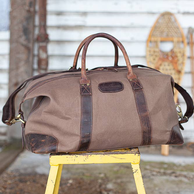 Sac de sport Puskwaskau pour la vente par Steel & Clover