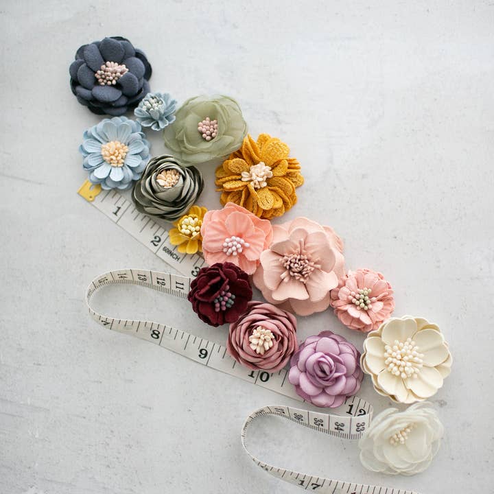 Indy Supply Co - Wholesale Craft Supplies - Miniature 3D Fabric Flower Craft Kit3