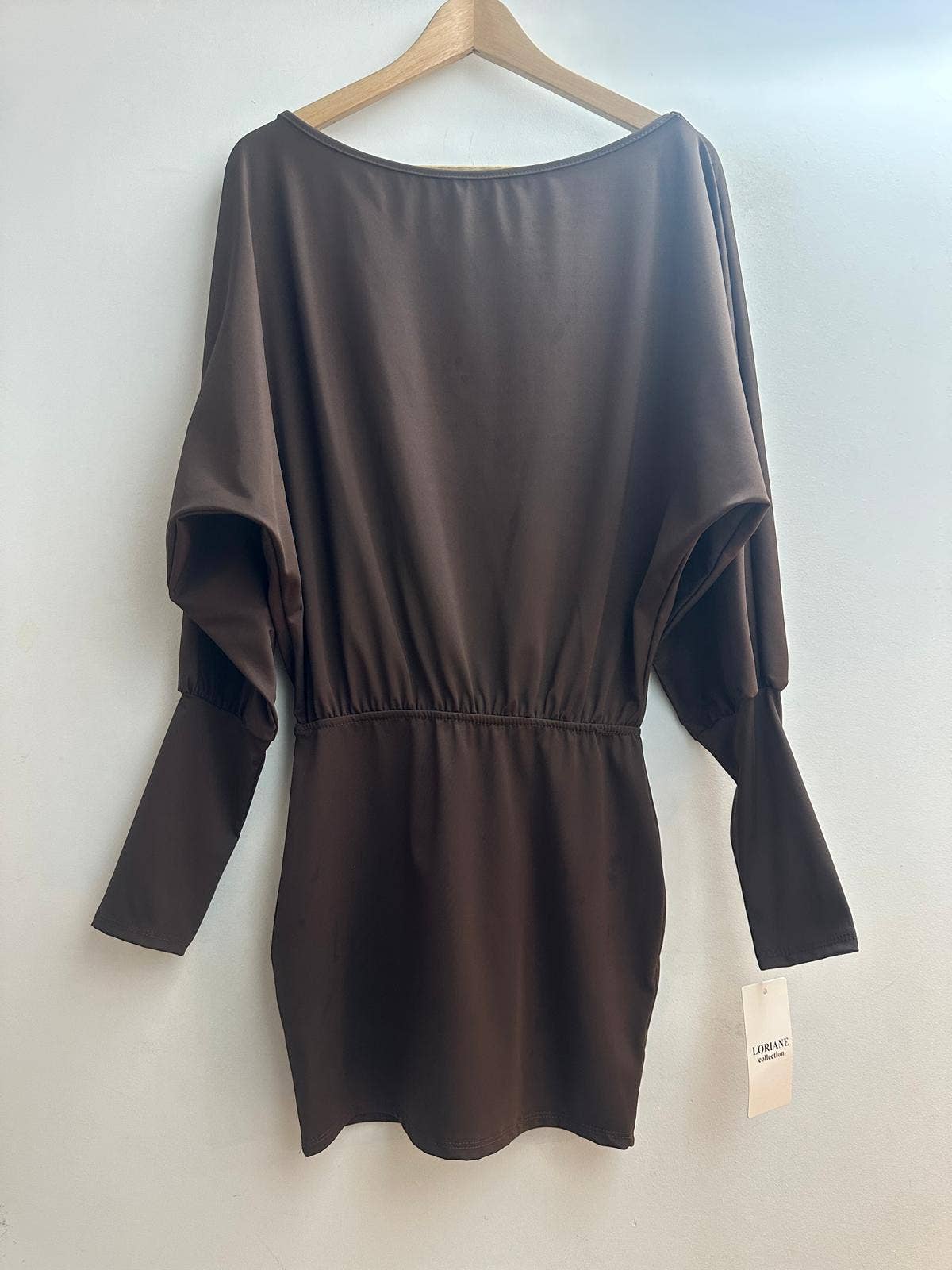 LORIANE – Großhandel Kleid – Damen – 7455 Einfarbiges kurzes Kleid4