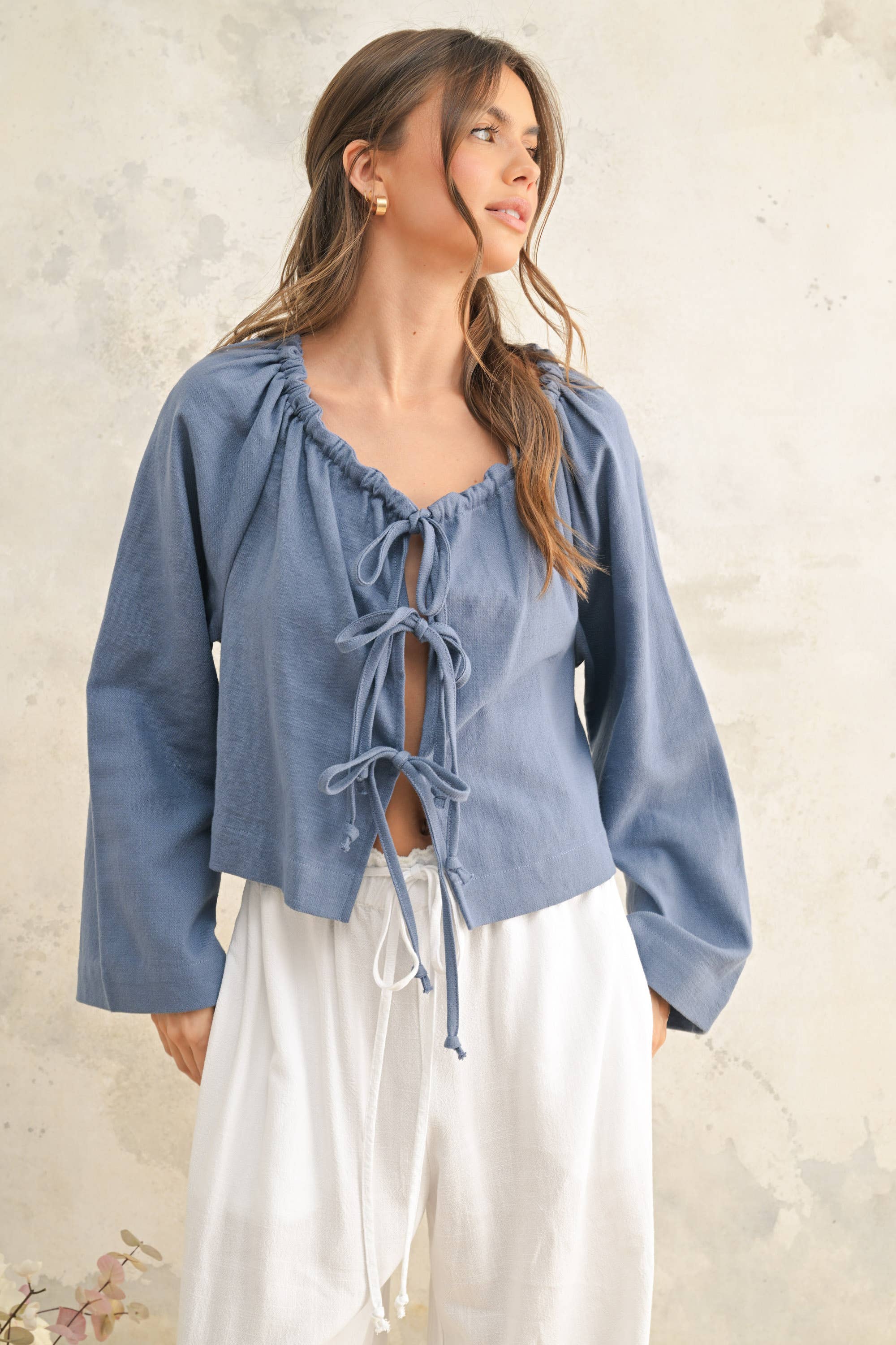 MIOU MUSE – Großhandel Strickjacke – Damen – Leinenmischung Cardigan mit Bindeband vorne5