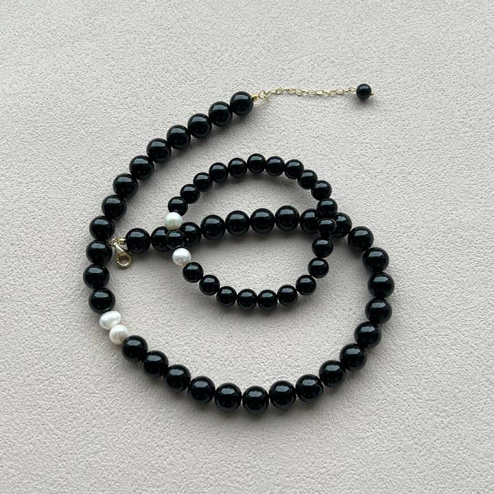 Obsidiansmycke & Halsbandset – Smyckeset med Ädelstenar för wholesale av Amaré