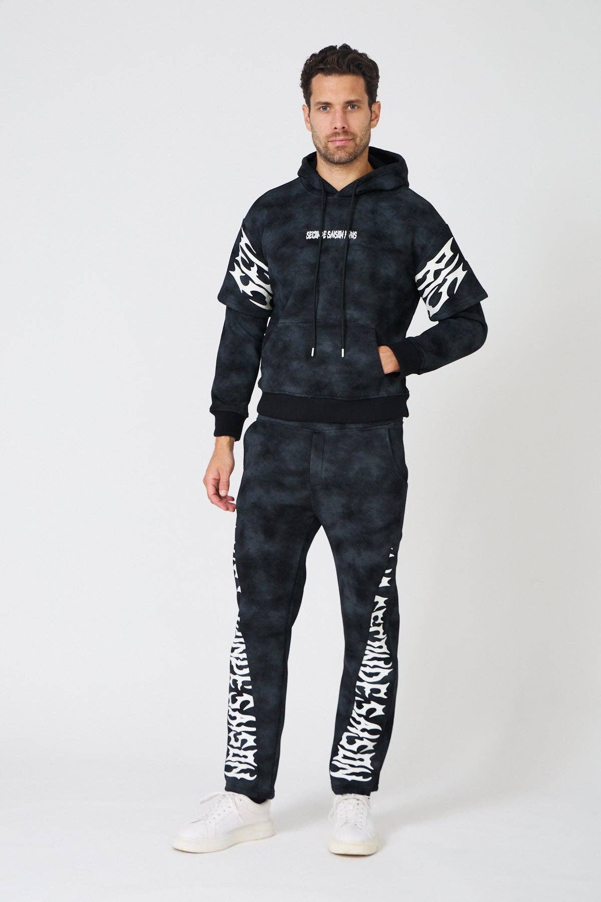 TOP MONDAY - Wholesale Tracksuit - Men's - Men's Oversized Tracksuit Set – Flame / Tribal Prints4