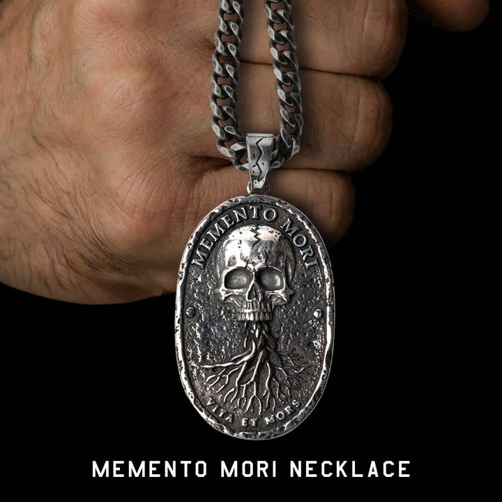Memento Mori Vita Et Mors Ketting: Helpt Veteranen Koppelen Aan Een Hulphond Of Asielhond- Faire voor wholesale door The Hero Company