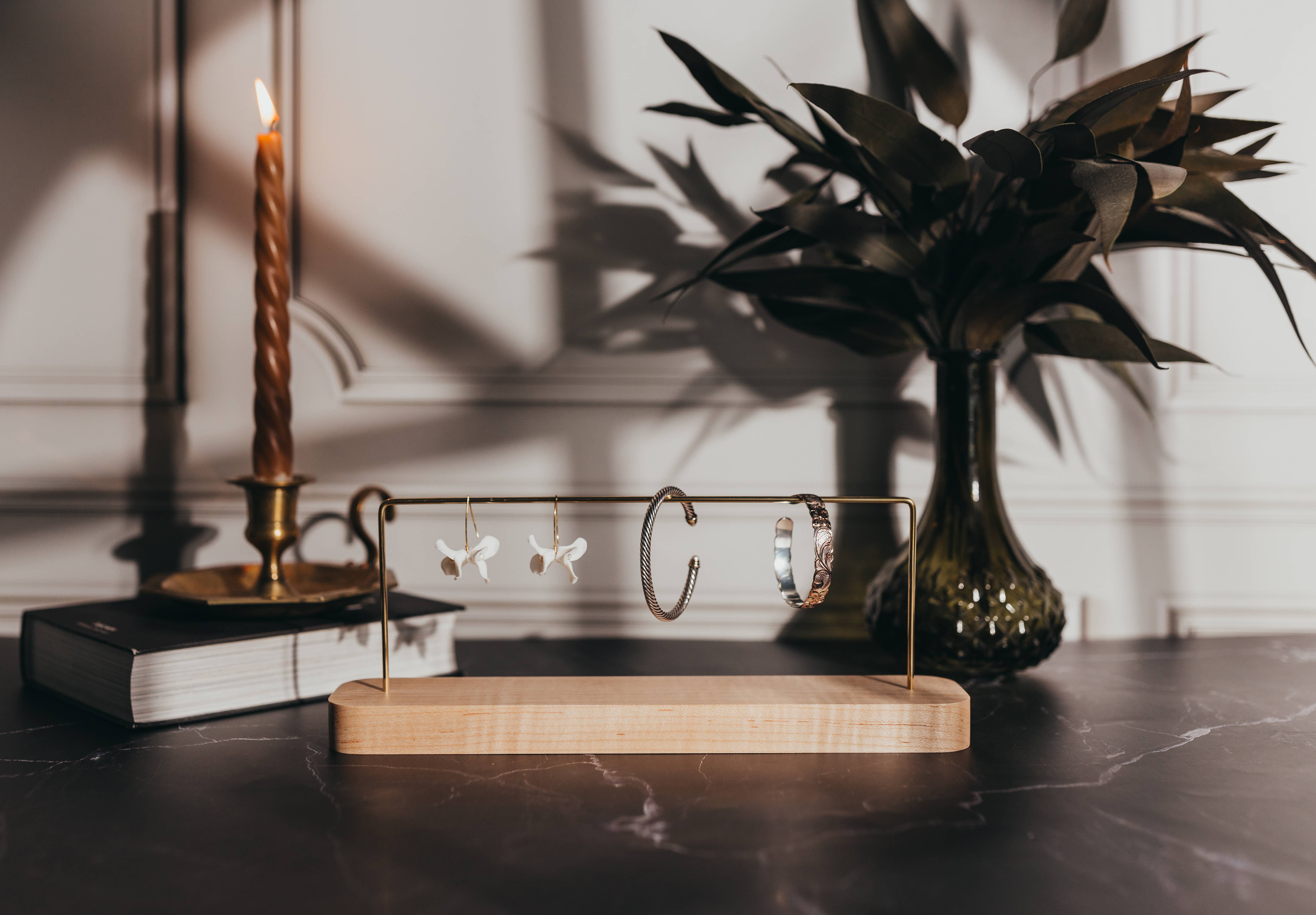 Damron Decor - Wholesale Jewelry Stand & Display - Brass And Wood Stand Luxe Permanent Jewelry Display Minimal3