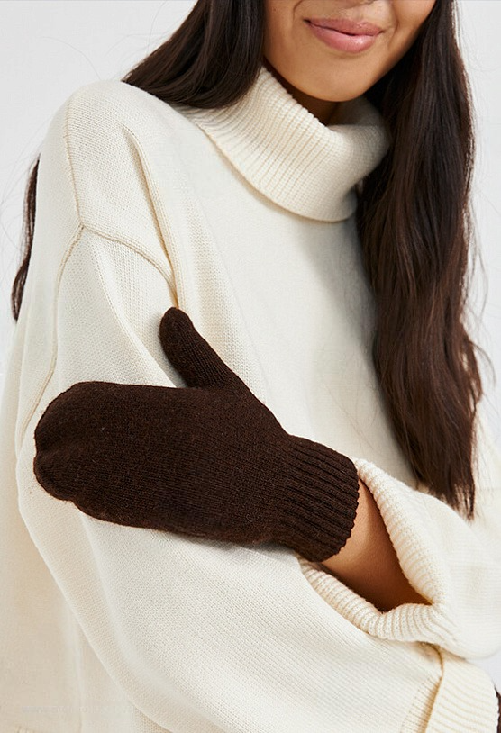 Mongulai - Wholesale Mittens - Women's - Dark Brown Sheep Wool Adult’s Mitten4