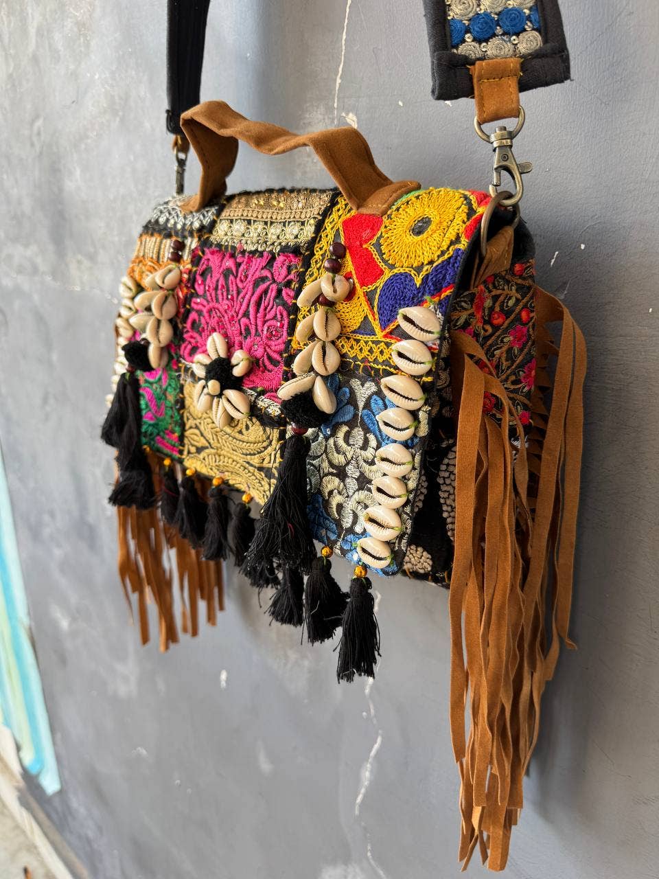 GYPSY STUDIO - Wholesale Shoulder Bag - Women's - Ethnic Banjara Shoulder Handcrafted Bag Woman's Banjara Bag4