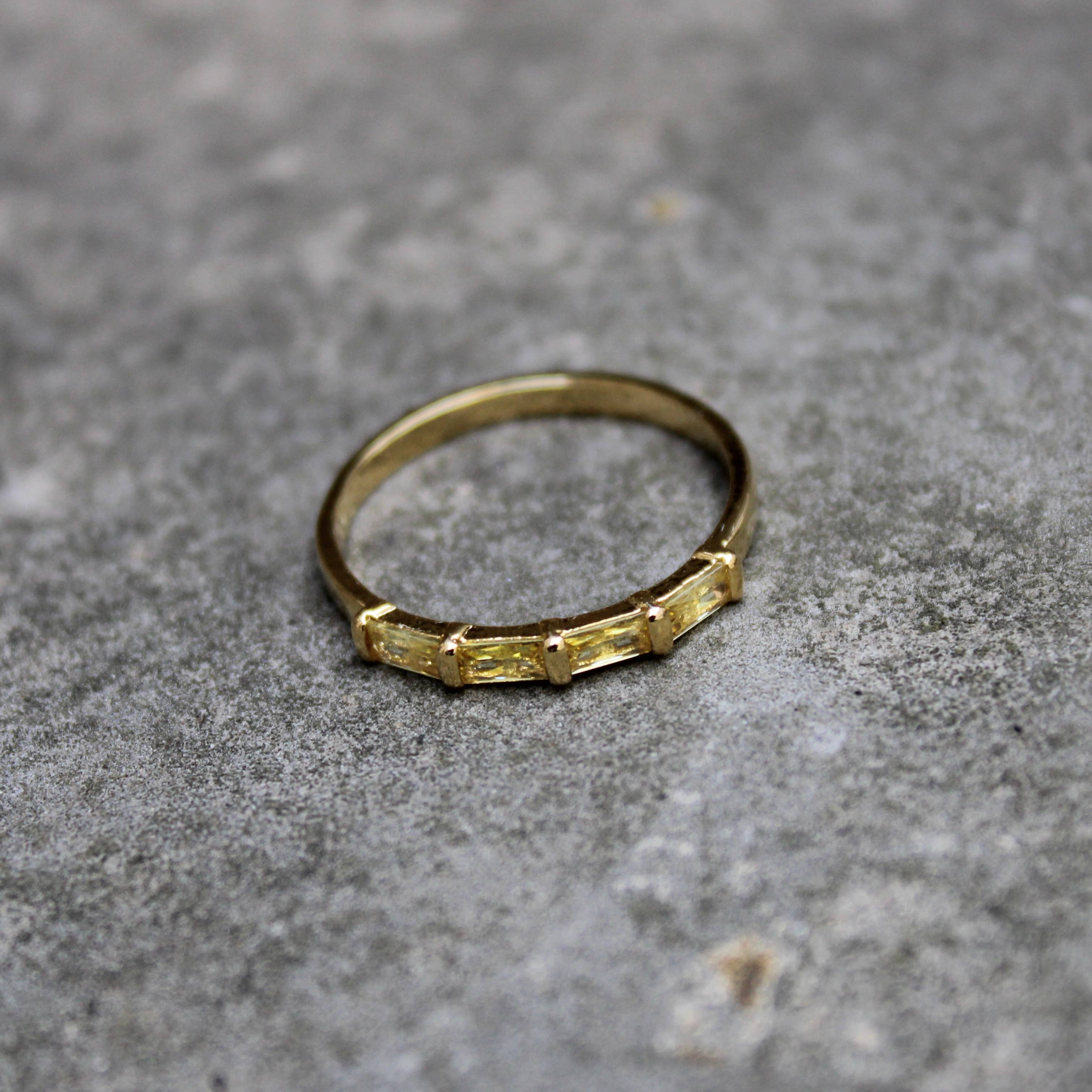 Bijoux 7bis - Vente Bague avec plusieurs pierres - Bague Alliance 4 Strass Griffes Rectangulaire Doré Or fin12