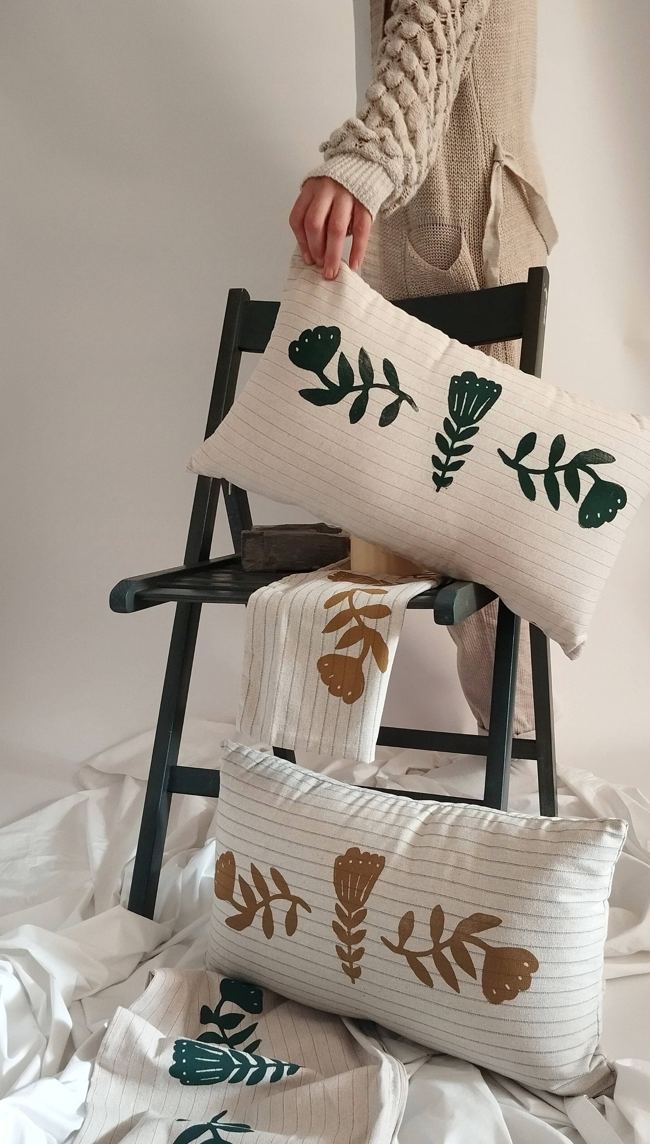 The Ink Job – Engroshandel Lændepude – Nostalgisk blomsterprint pudebetræk i hør2