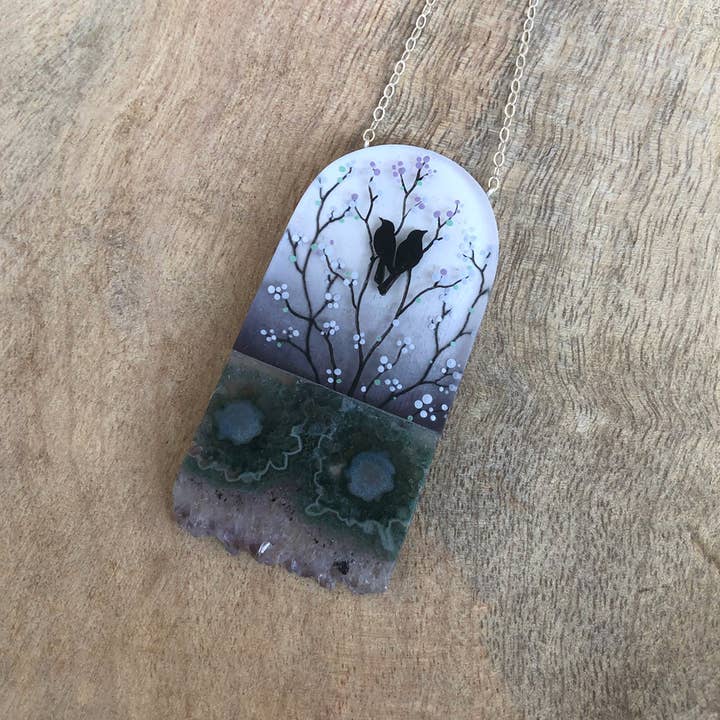 Collana con due uccelli. per la vendita all'ingrosso da parte di Fernworks