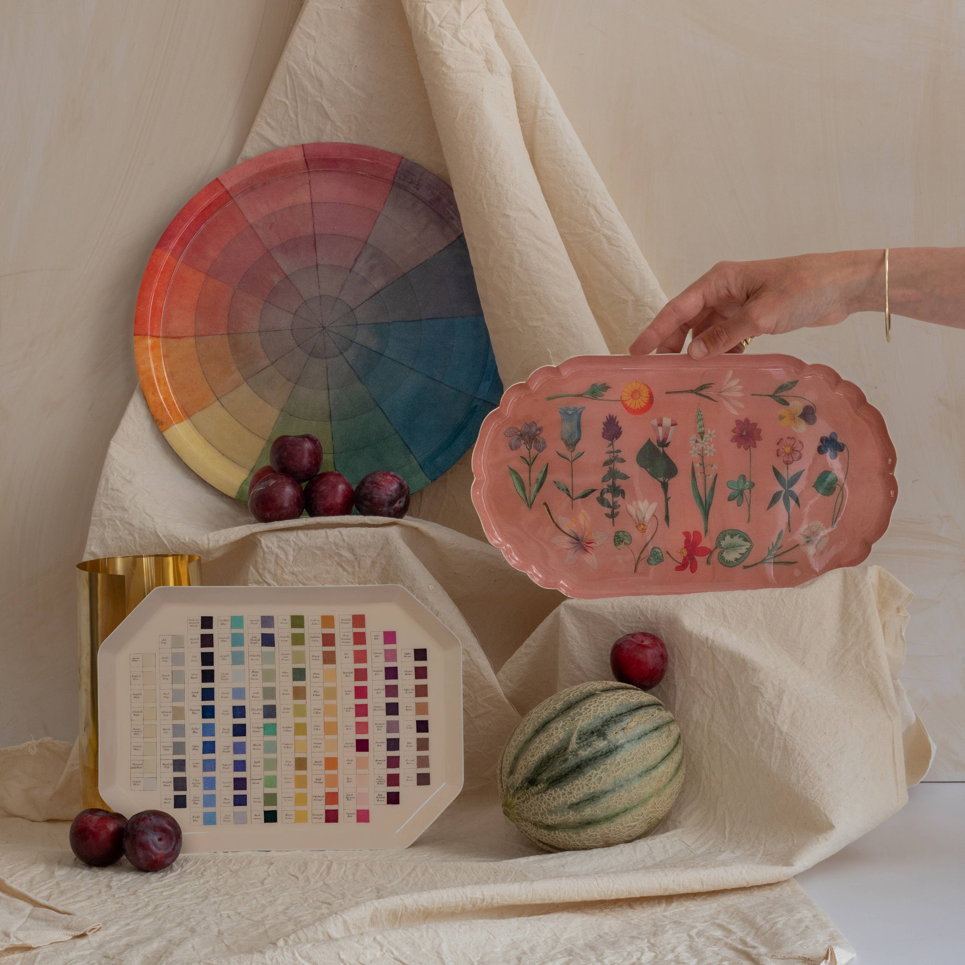 Roomytown Inc - Wholesale Decorative Tray - Octagonal Enamel Tray - Werner's Nomenclature of Colours1