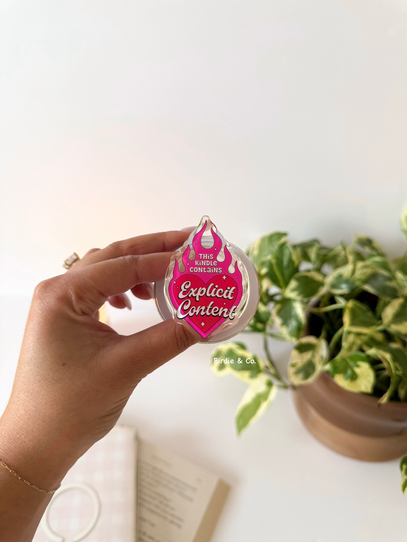 Birdie & Co. – Engroshandel Tabletstativ – Eksplicit Indhold Kindle Greb, Boglig Gave, E-læser Tilbehør1