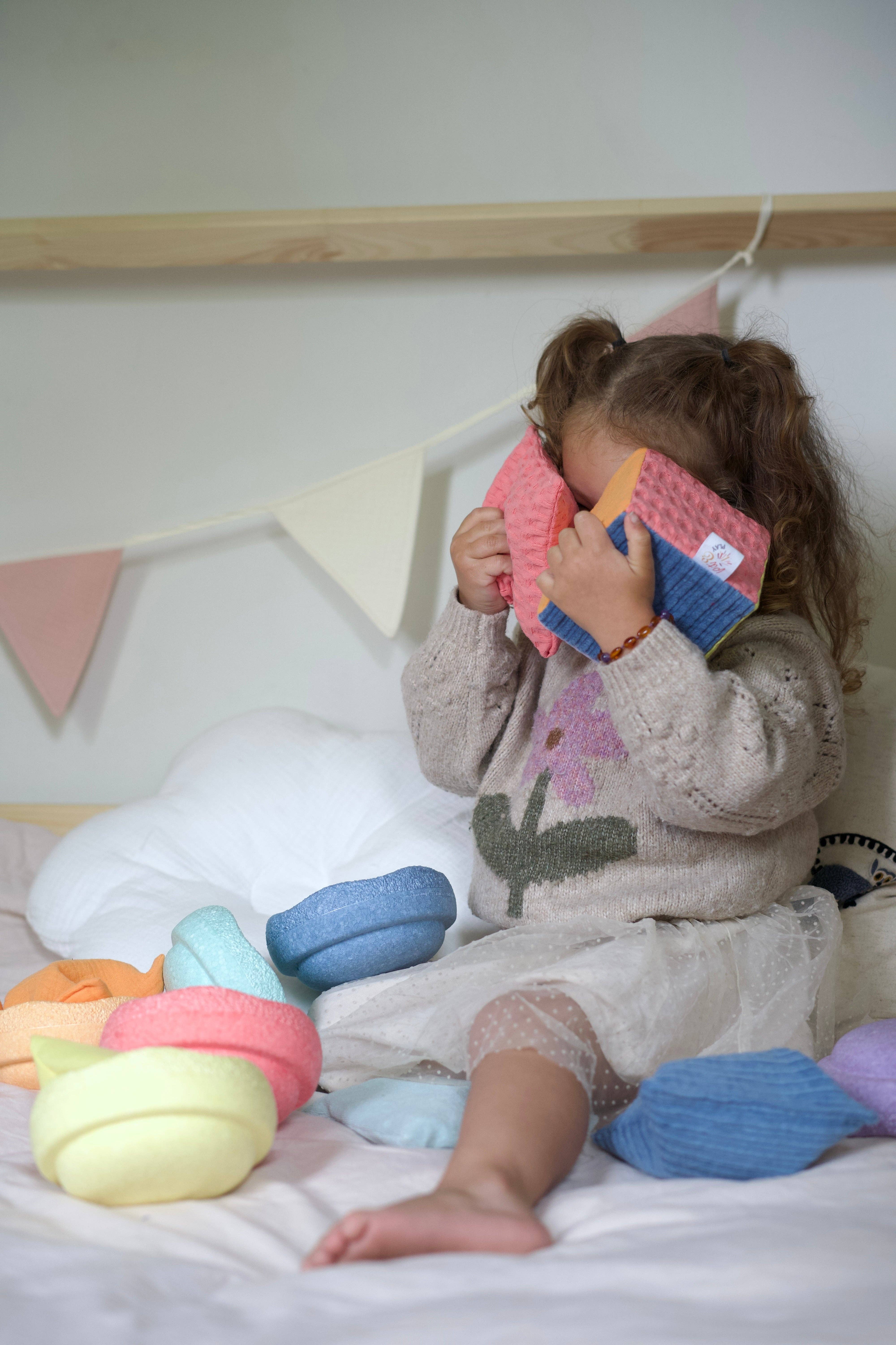 Pit and Play – wholesale Toy set – Kids – Cherry pit pillow, Sensory pit bags, sensory bean bag2