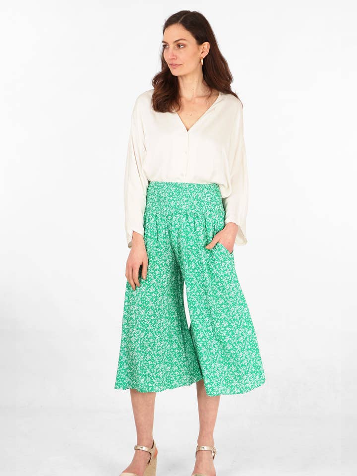 Sarta - Wholesale Pants - Women's - Ditsy Floral Print Wide Leg Culottes in Green