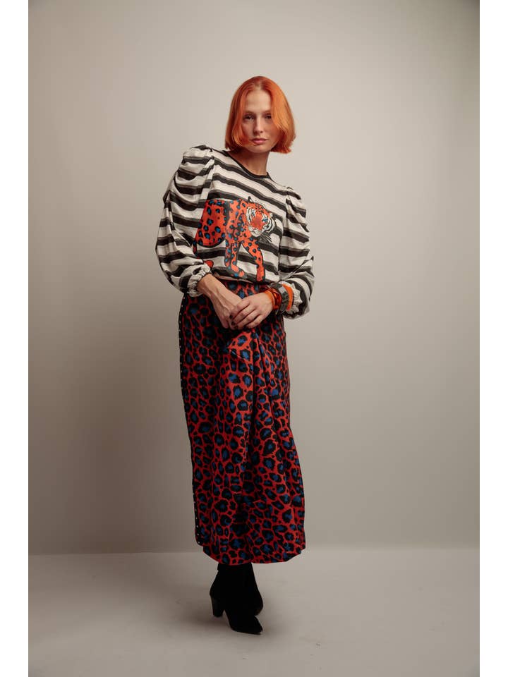 Chill&Buy - Wholesale T-Shirt - Women's - Tiger Essence Caye T-shirt1