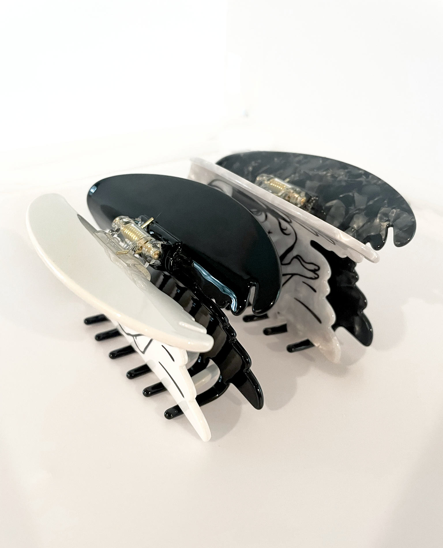 Cambrasine - Wholesale Hair Clip - Women's - Fallen Angel Hair Claw Clip6