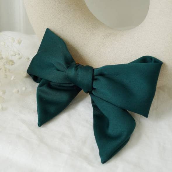 Fermaglio con fiocco in raso Amore verde smeraldo per la vendita all'ingrosso da parte di Bohomane