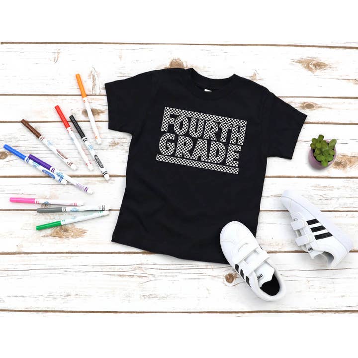 T-shirt de rentrée scolaire de quatrième année à carreaux pour la vente par Southern Attitude Designs Inc