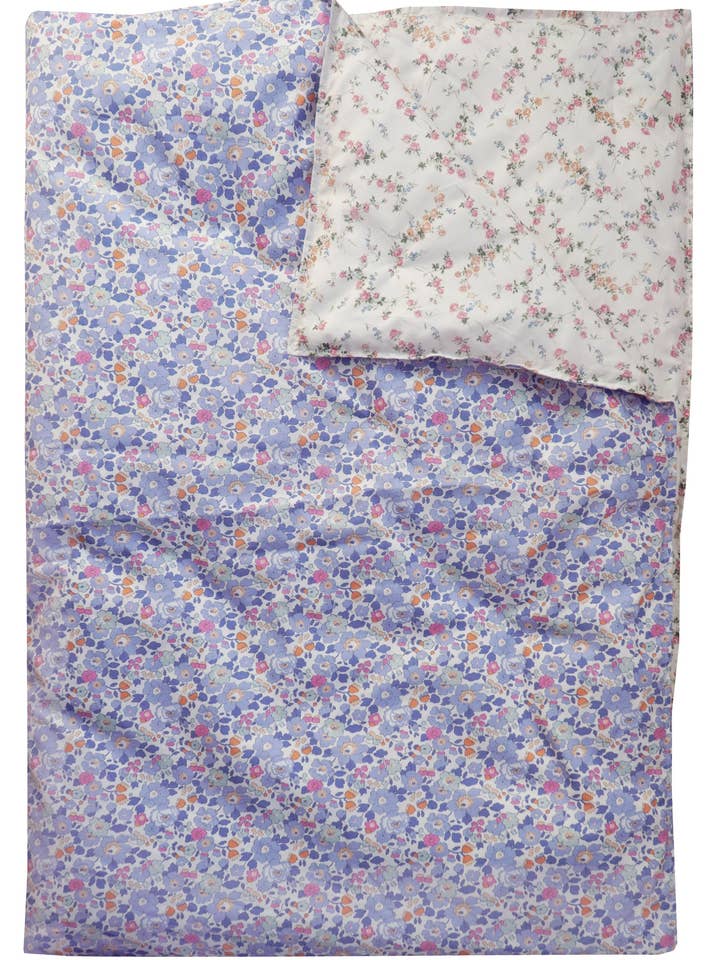 Vendbar arvestykke quilt lavet med Liberty-stof BETSY LAVENDER & ELIZABETH for engroshandel hos Coco & Wolf