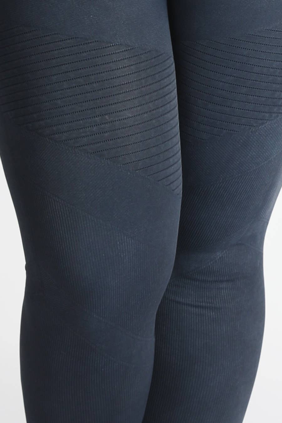 NIKIBIKI - Venta al por mayor Leggings deportivos/cómodos - Mujer - NB7409XL - Tallas Grandes Vintage Moto Jeggings2