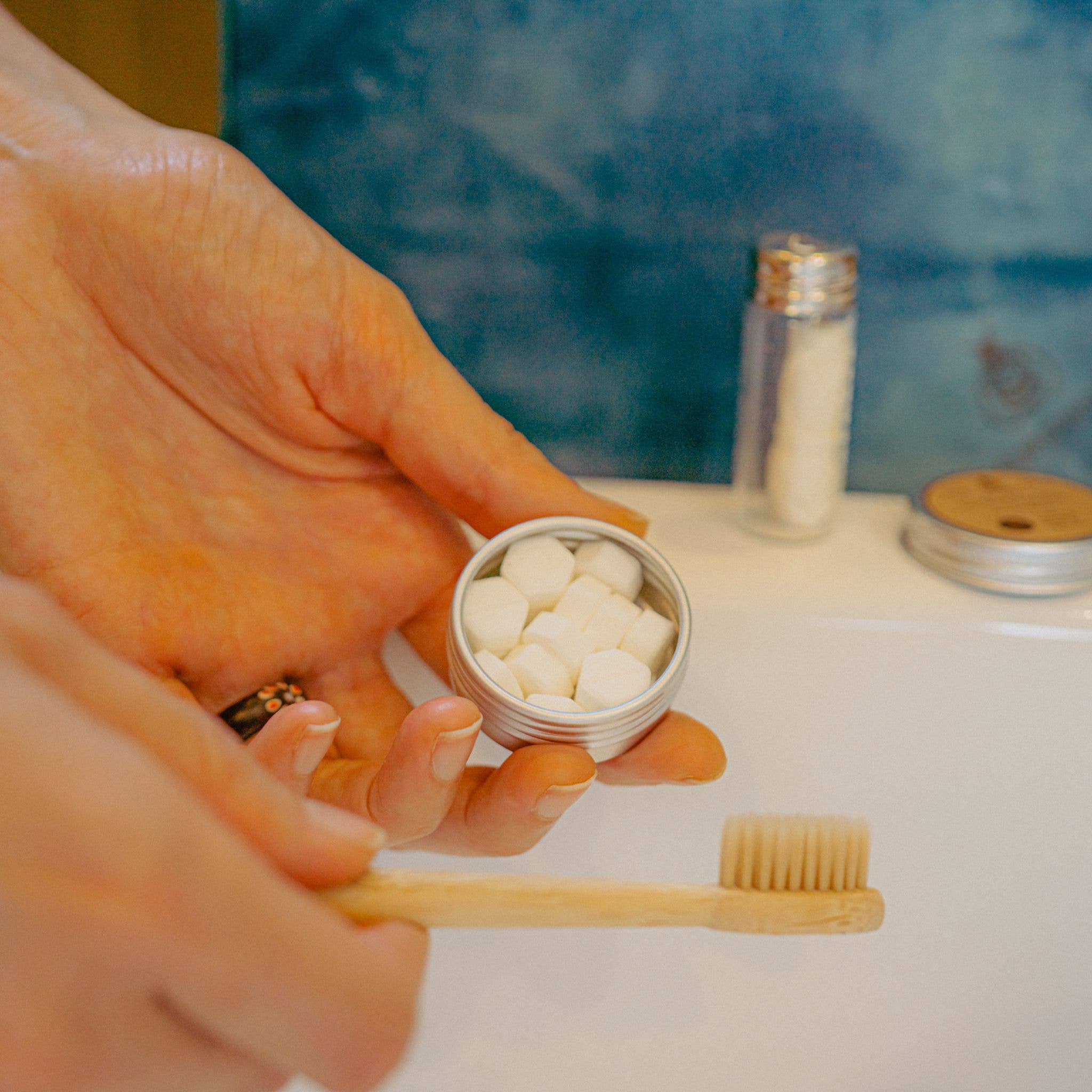 SuperBee - Eco Living Made Easy - Venta al por mayor Kit de cuidado bucal - Dentos – Kit de Viaje Ecológico para el Cuidado Oral10