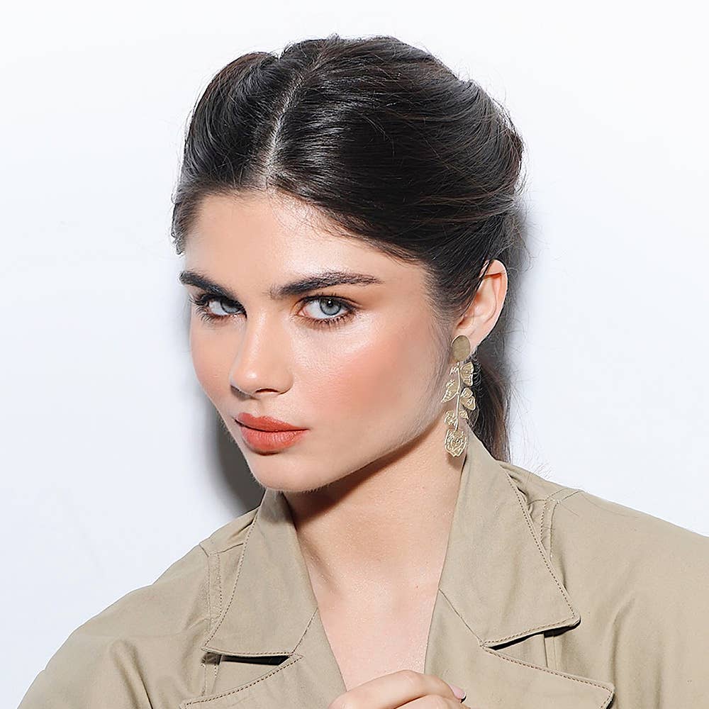 RAS – wholesale Solitärörhängen – Drömmar i väntan Fjärilsblomma Guldplätering2