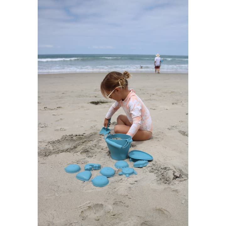 land of petite - Wholesale Beach/Pool Toy - Kids & Baby - 12 Piece Beach Bucket- Blue