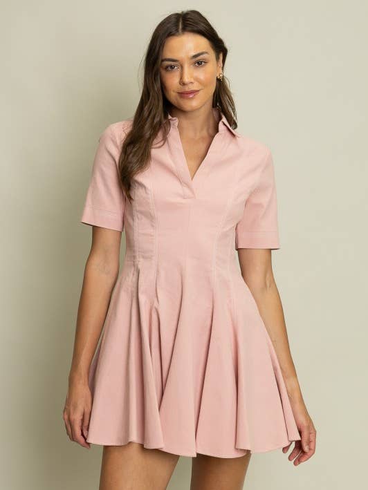 Vestido mini acinturado com gola e corte evasé por atacado de Heyson