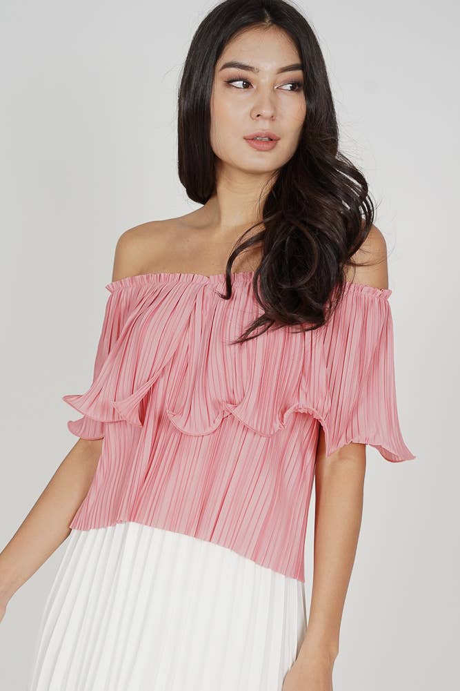 MDS – Großhandel Bluse – Damen – Jubi Rüschen-Top mit Plissee in Rosa2