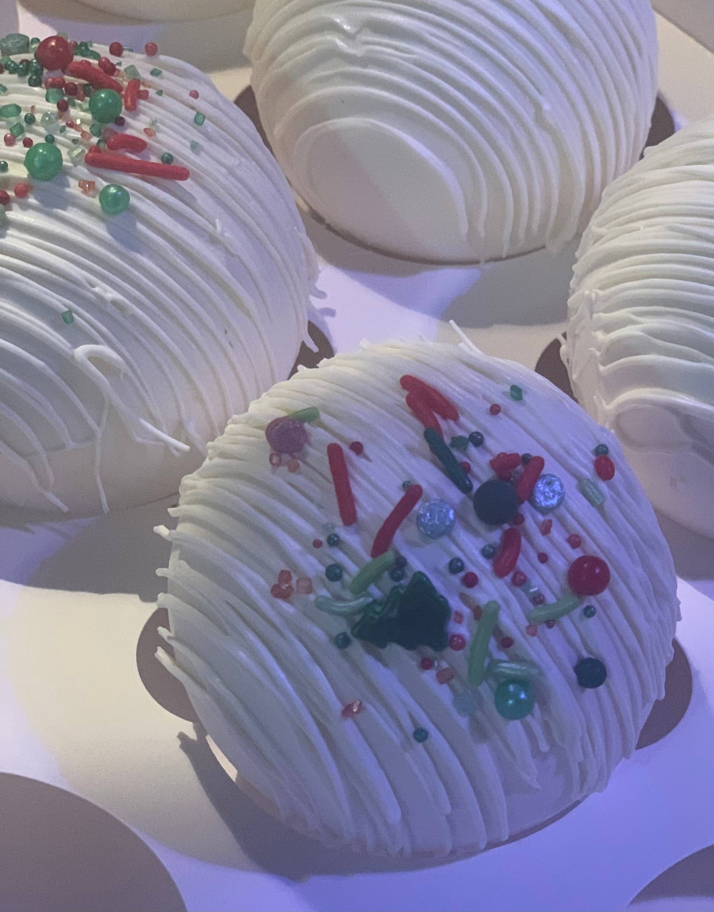 Curvy Girl Swim Co - Wholesale Hot Cocoa Mix/Kit - Christmas Theme White Chocolate Cocoa Bomb