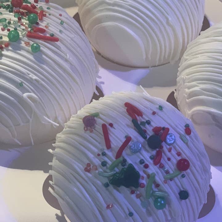 Curvy Girl Swim Co - Wholesale Hot Cocoa Mix/Kit - Christmas Theme White Chocolate Cocoa Bomb0